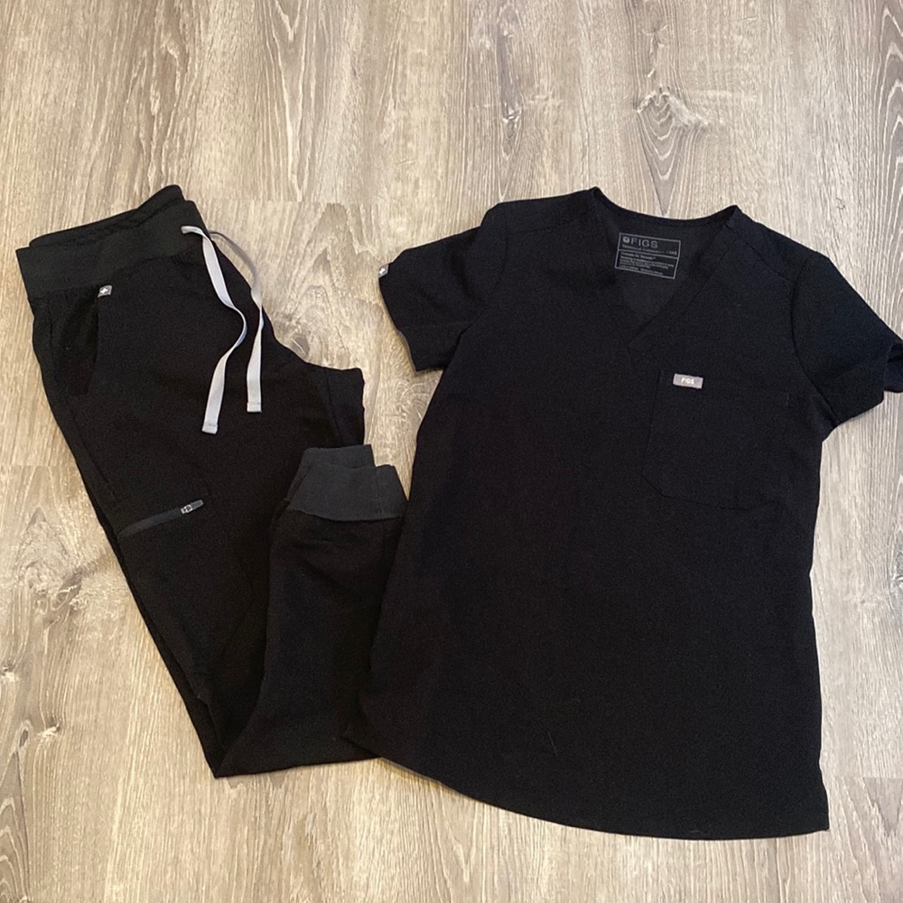 2 Pcs Figs Scrubs.